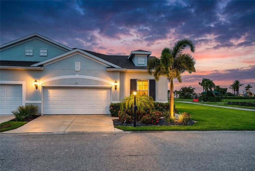 For Sale: $389,900 (2 beds, 2 baths, 1646 Square Feet)