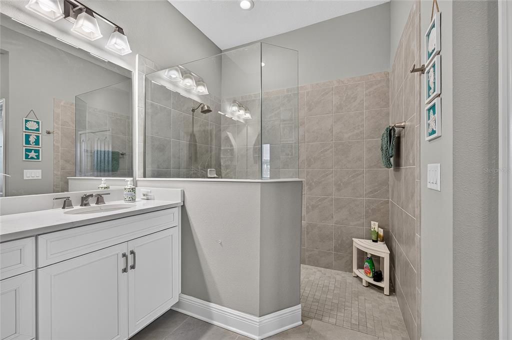 For Sale: $389,900 (2 beds, 2 baths, 1646 Square Feet)