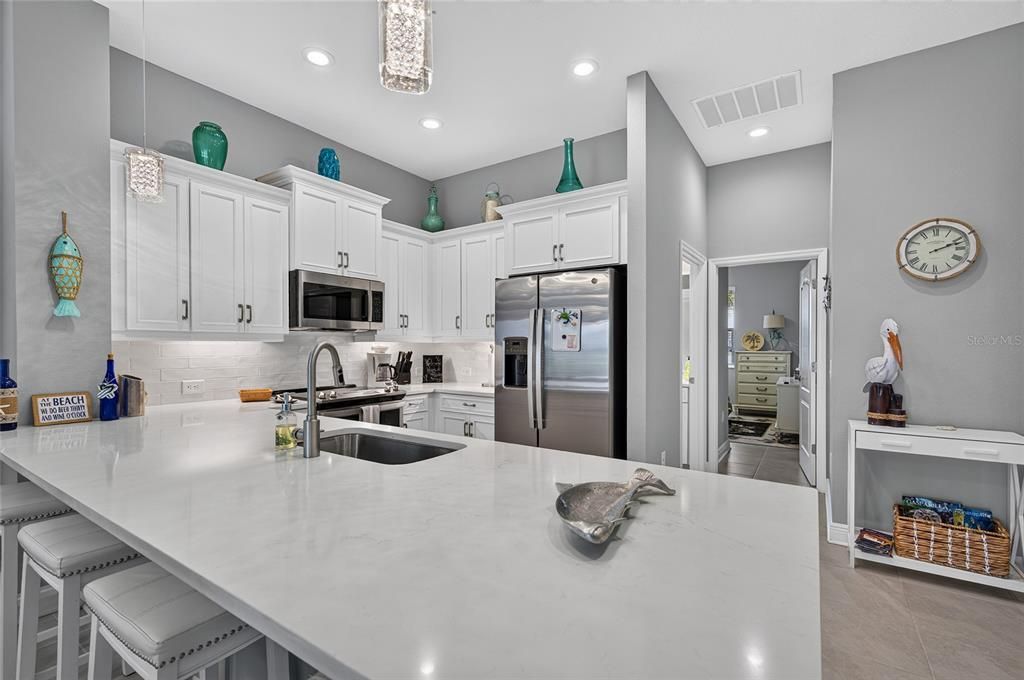 For Sale: $389,900 (2 beds, 2 baths, 1646 Square Feet)