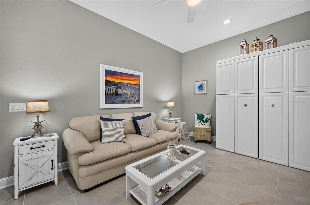 For Sale: $389,900 (2 beds, 2 baths, 1646 Square Feet)