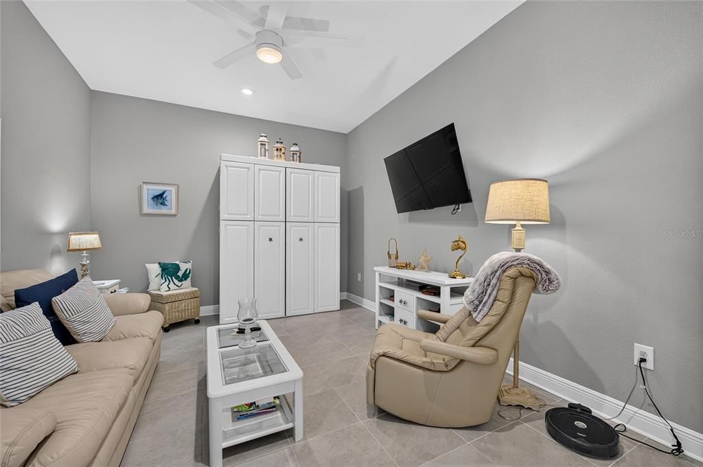 For Sale: $389,900 (2 beds, 2 baths, 1646 Square Feet)