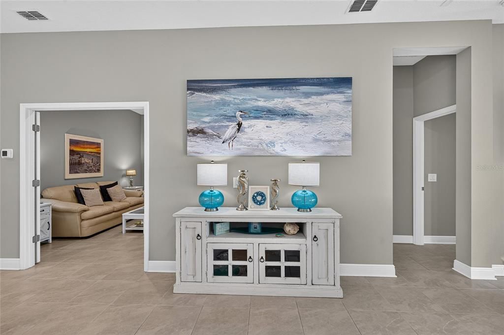 For Sale: $389,900 (2 beds, 2 baths, 1646 Square Feet)