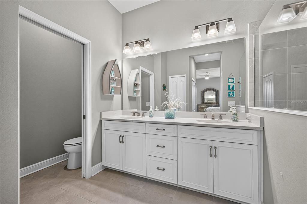 For Sale: $389,900 (2 beds, 2 baths, 1646 Square Feet)