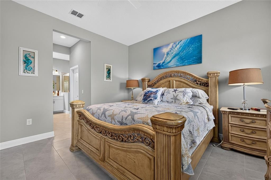 For Sale: $389,900 (2 beds, 2 baths, 1646 Square Feet)