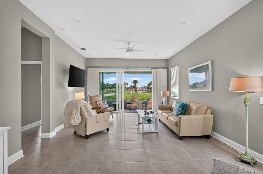 For Sale: $389,900 (2 beds, 2 baths, 1646 Square Feet)