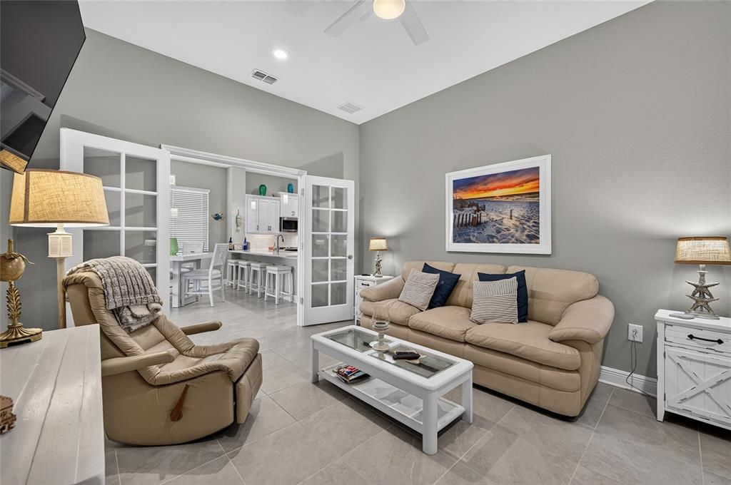 For Sale: $389,900 (2 beds, 2 baths, 1646 Square Feet)