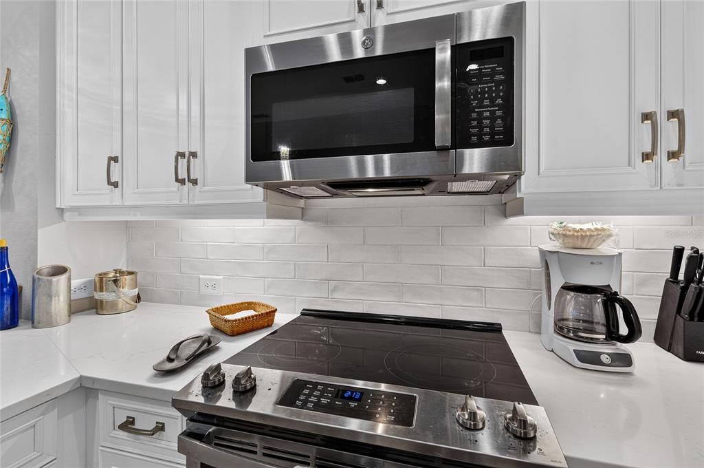 For Sale: $389,900 (2 beds, 2 baths, 1646 Square Feet)