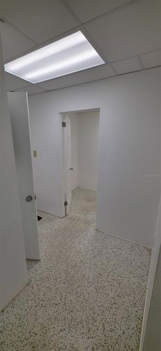 На продажу: $14,172 (0 спален, 0 ванн, 930 Квадратных фут)
