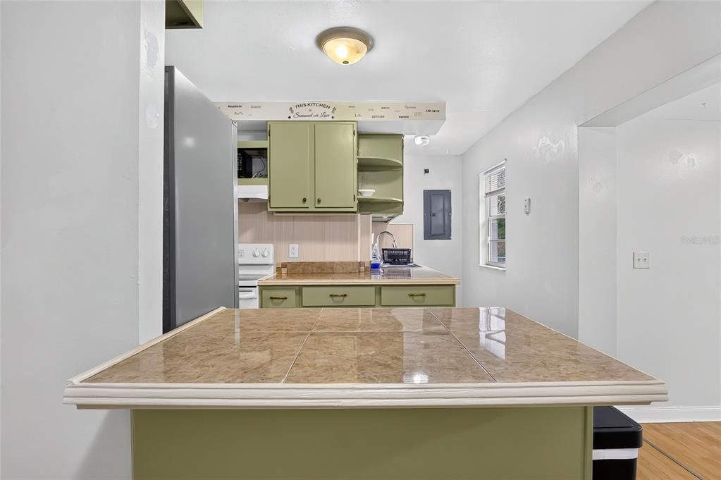 For Sale: $209,900 (3 beds, 2 baths, 960 Square Feet)
