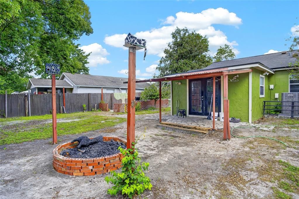 For Sale: $209,900 (3 beds, 2 baths, 960 Square Feet)