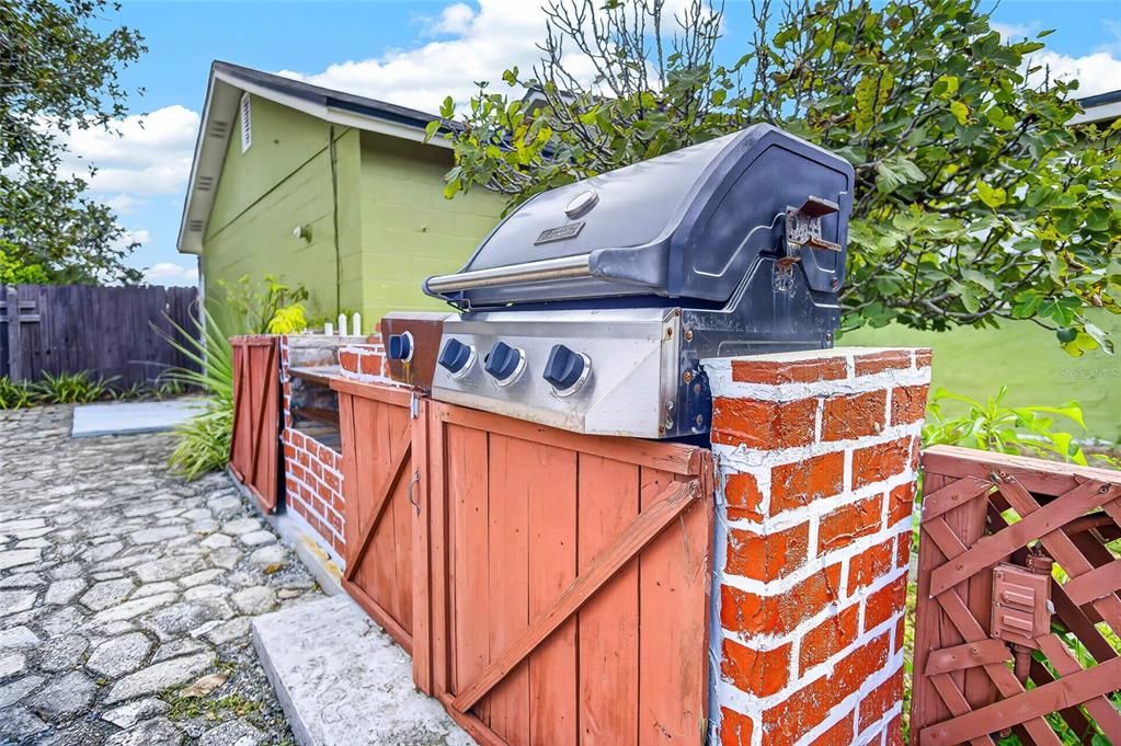 For Sale: $209,900 (3 beds, 2 baths, 960 Square Feet)