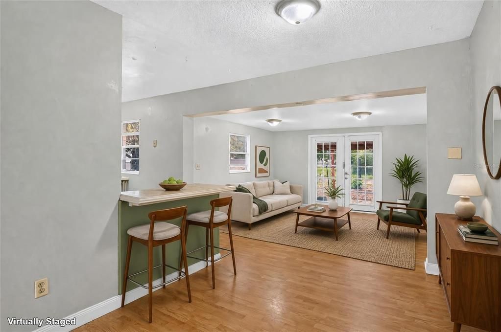 For Sale: $209,900 (3 beds, 2 baths, 960 Square Feet)