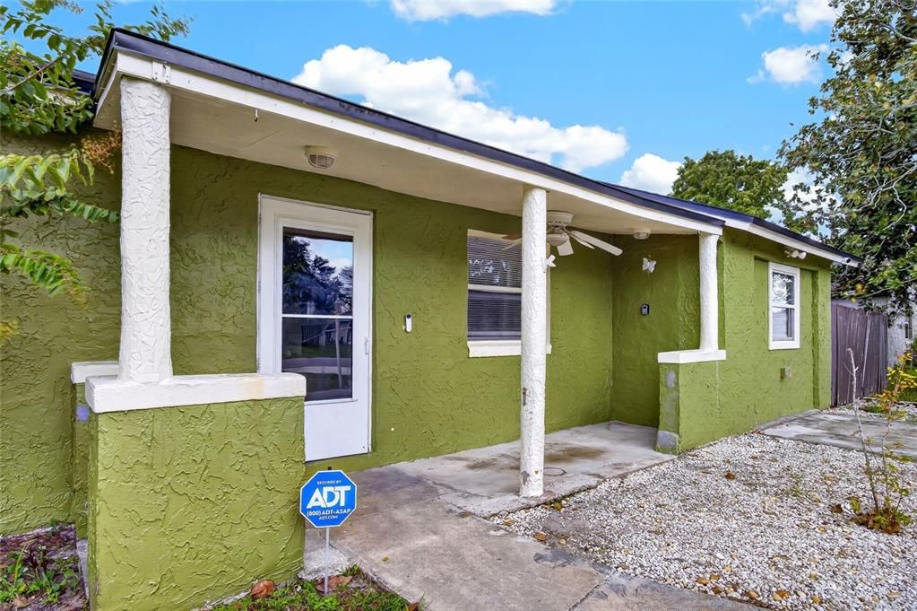 For Sale: $209,900 (3 beds, 2 baths, 960 Square Feet)