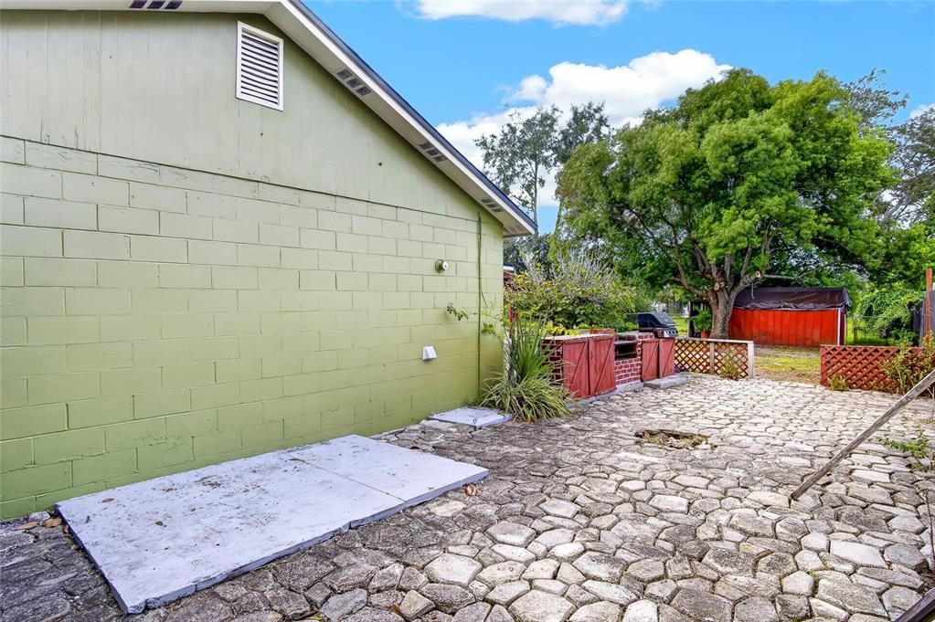 For Sale: $209,900 (3 beds, 2 baths, 960 Square Feet)