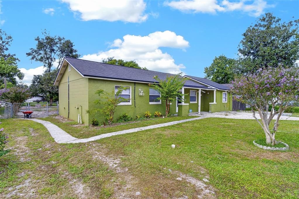 For Sale: $209,900 (3 beds, 2 baths, 960 Square Feet)