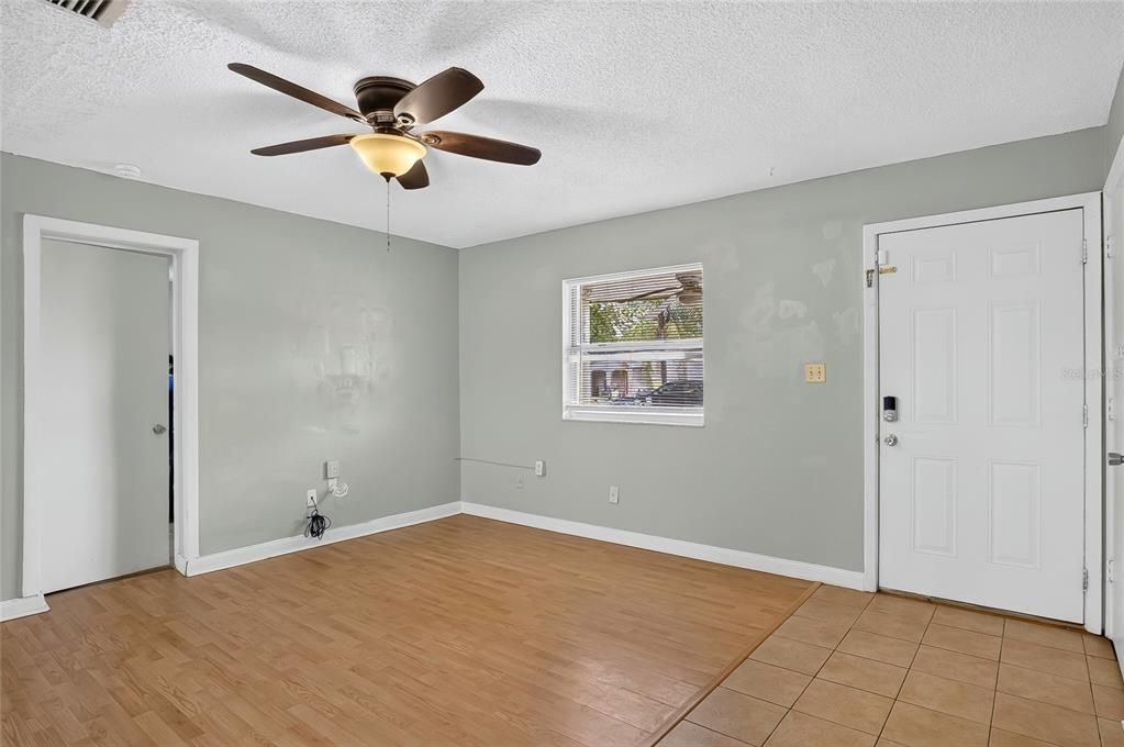 For Sale: $209,900 (3 beds, 2 baths, 960 Square Feet)