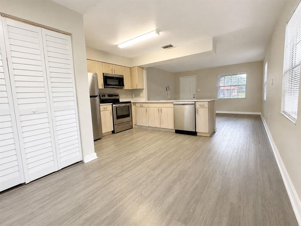 В аренду: $1,395 (2 спален, 1 ванн, 1050 Квадратных фут)