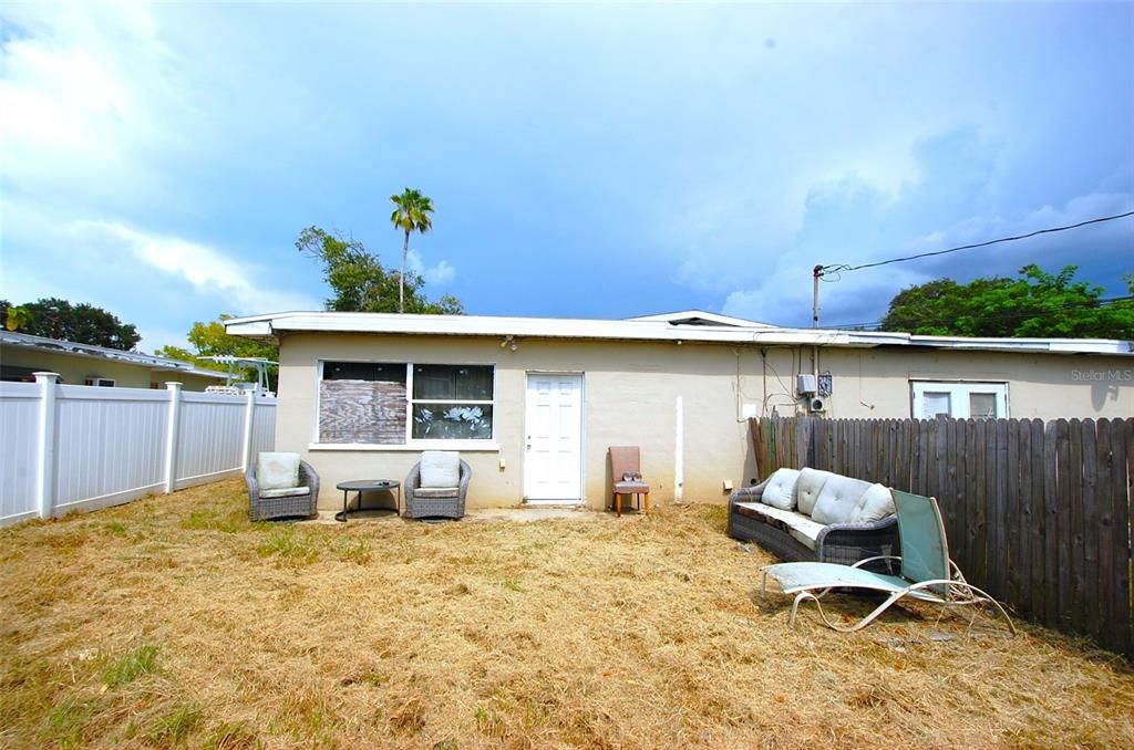 For Sale: $325,000 (4 beds, 0 baths, 1841 Square Feet)