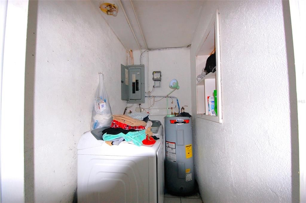For Sale: $325,000 (4 beds, 0 baths, 1841 Square Feet)