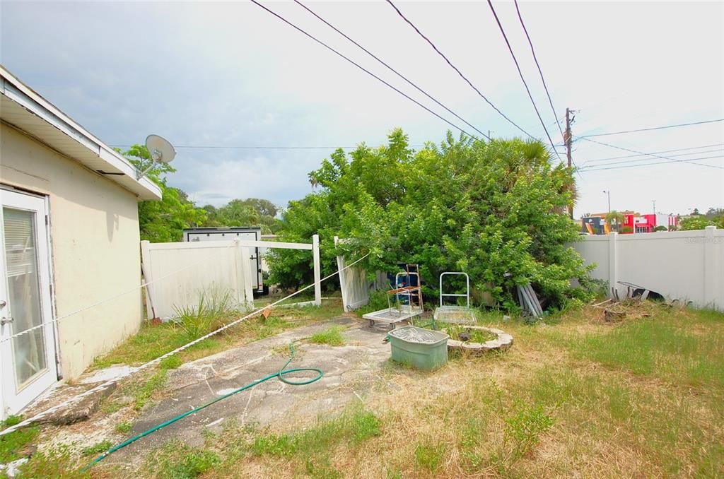 For Sale: $325,000 (4 beds, 0 baths, 1841 Square Feet)