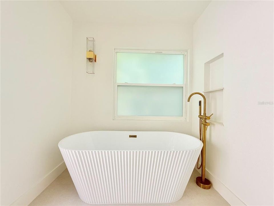 For Sale: $685,000 (4 beds, 2 baths, 2138 Square Feet)