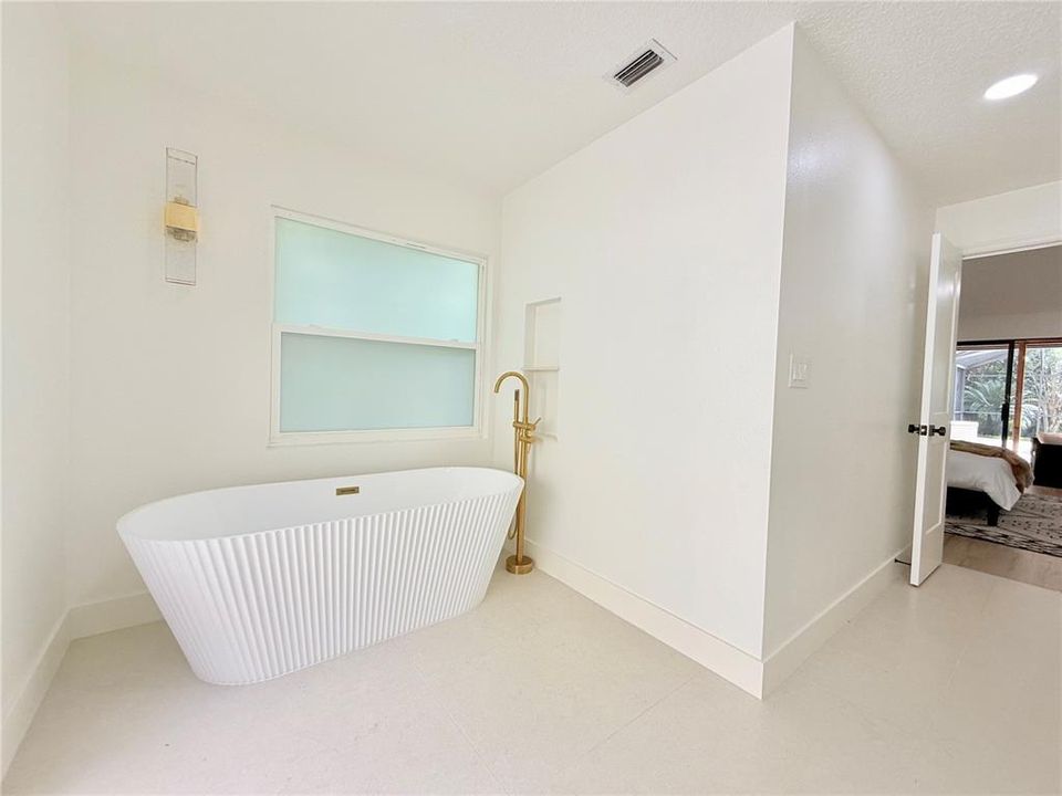For Sale: $685,000 (4 beds, 2 baths, 2138 Square Feet)