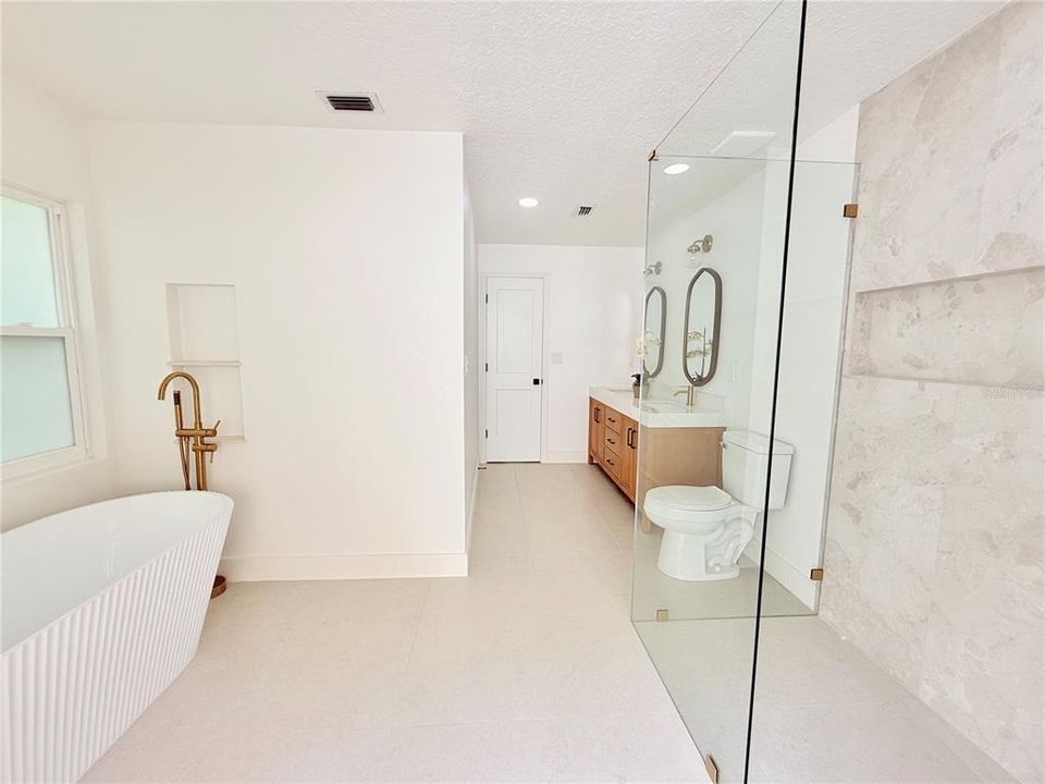 For Sale: $685,000 (4 beds, 2 baths, 2138 Square Feet)