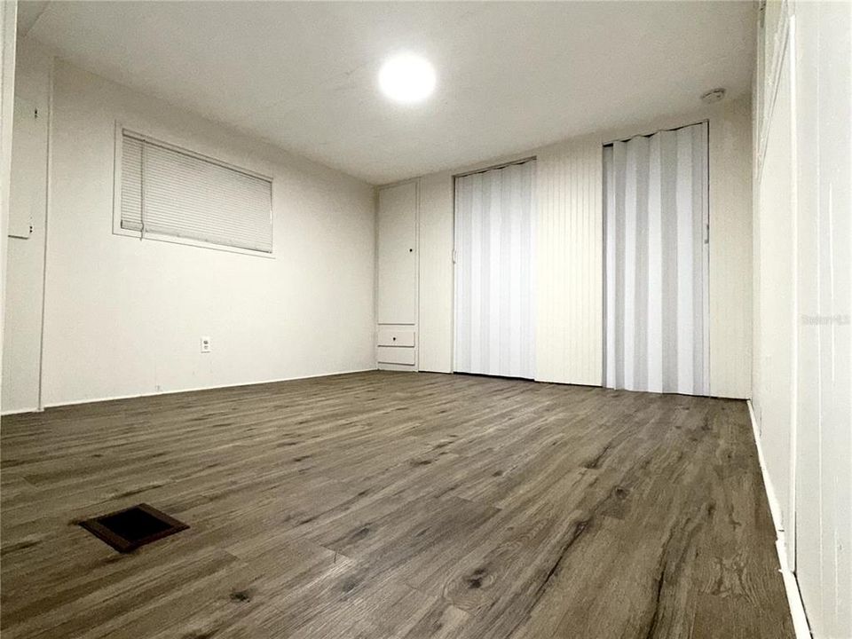 For Sale: $115,000 (1 beds, 1 baths, 576 Square Feet)