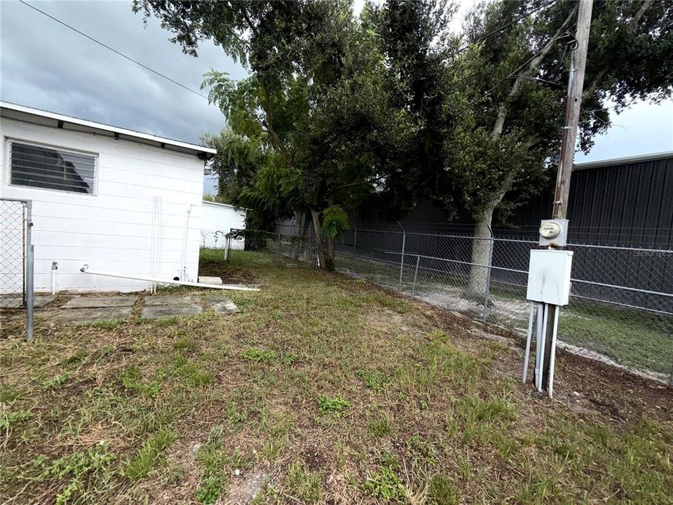 For Sale: $115,000 (1 beds, 1 baths, 576 Square Feet)