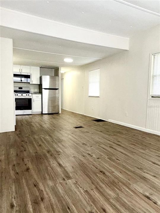 For Sale: $115,000 (1 beds, 1 baths, 576 Square Feet)