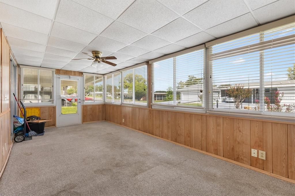 For Sale: $150,000 (2 beds, 2 baths, 864 Square Feet)