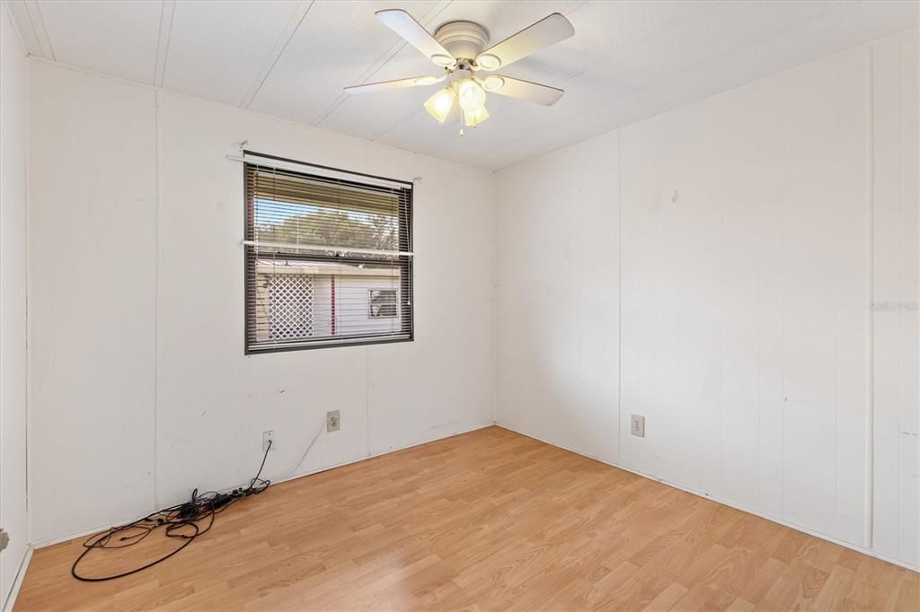 For Sale: $150,000 (2 beds, 2 baths, 864 Square Feet)