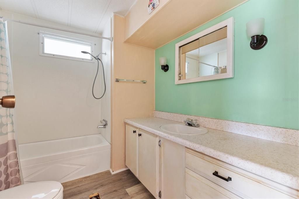 For Sale: $150,000 (2 beds, 2 baths, 864 Square Feet)