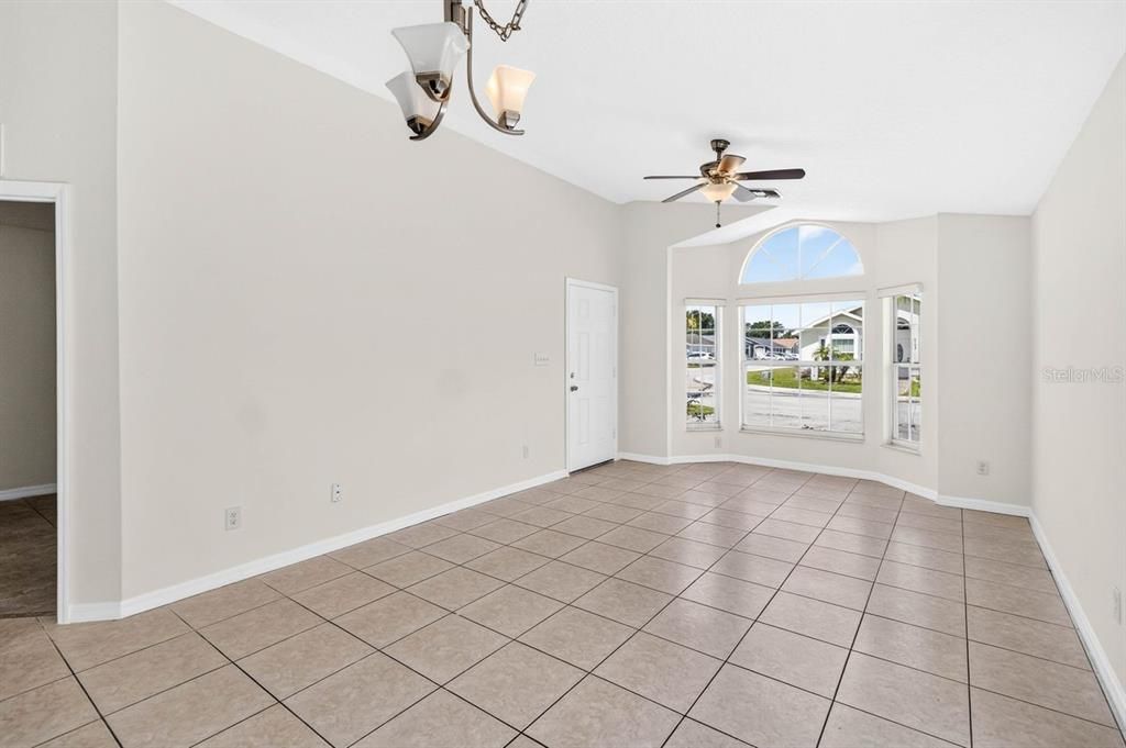 For Sale: $279,000 (3 beds, 2 baths, 1107 Square Feet)