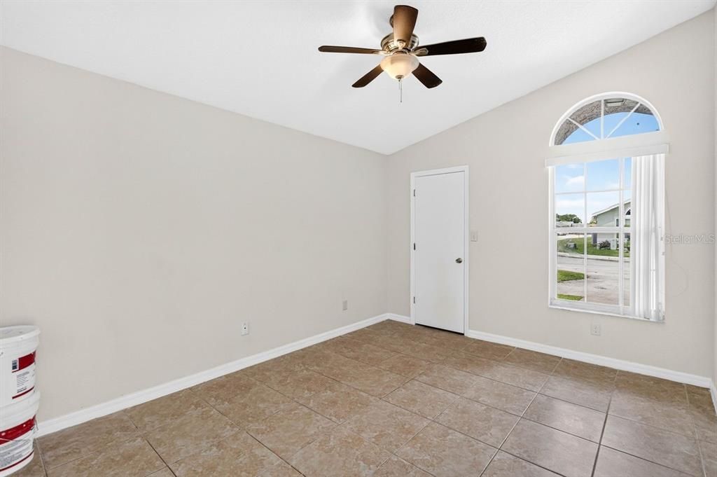 For Sale: $279,000 (3 beds, 2 baths, 1107 Square Feet)