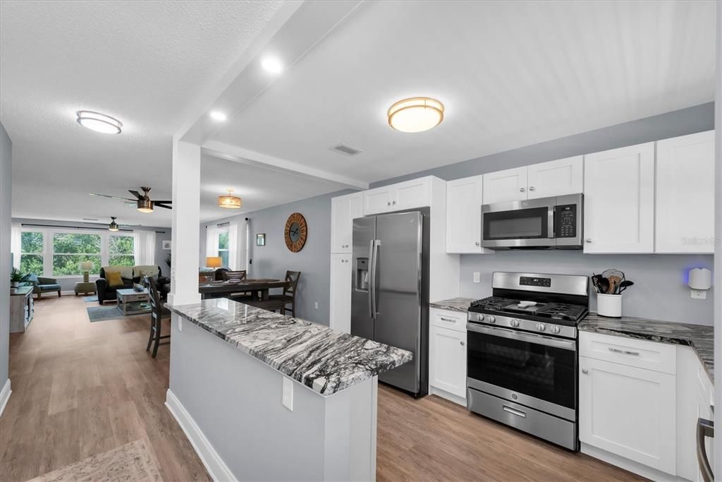 For Sale: $205,000 (2 beds, 2 baths, 1245 Square Feet)
