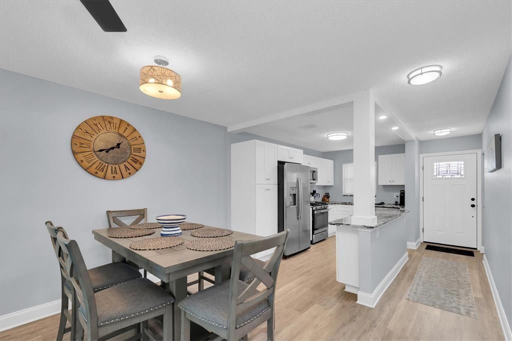 For Sale: $205,000 (2 beds, 2 baths, 1245 Square Feet)