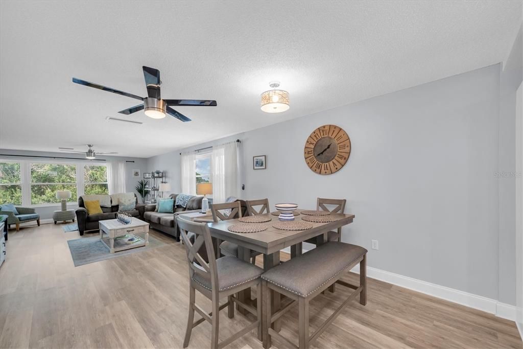 For Sale: $205,000 (2 beds, 2 baths, 1245 Square Feet)