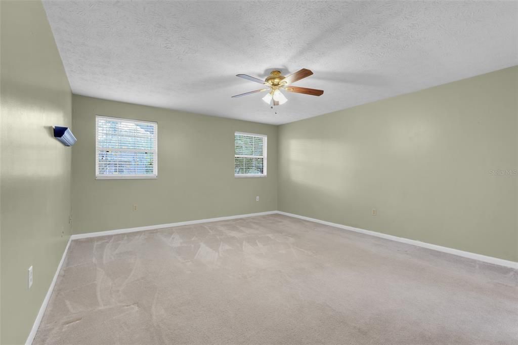 For Rent: $2,200 (2 beds, 2 baths, 1400 Square Feet)