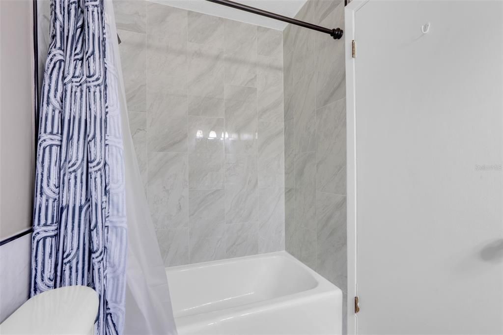 For Rent: $2,200 (2 beds, 2 baths, 1400 Square Feet)