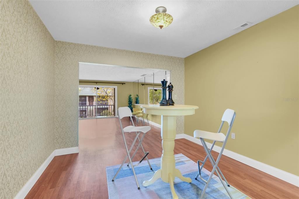For Rent: $2,200 (2 beds, 2 baths, 1400 Square Feet)