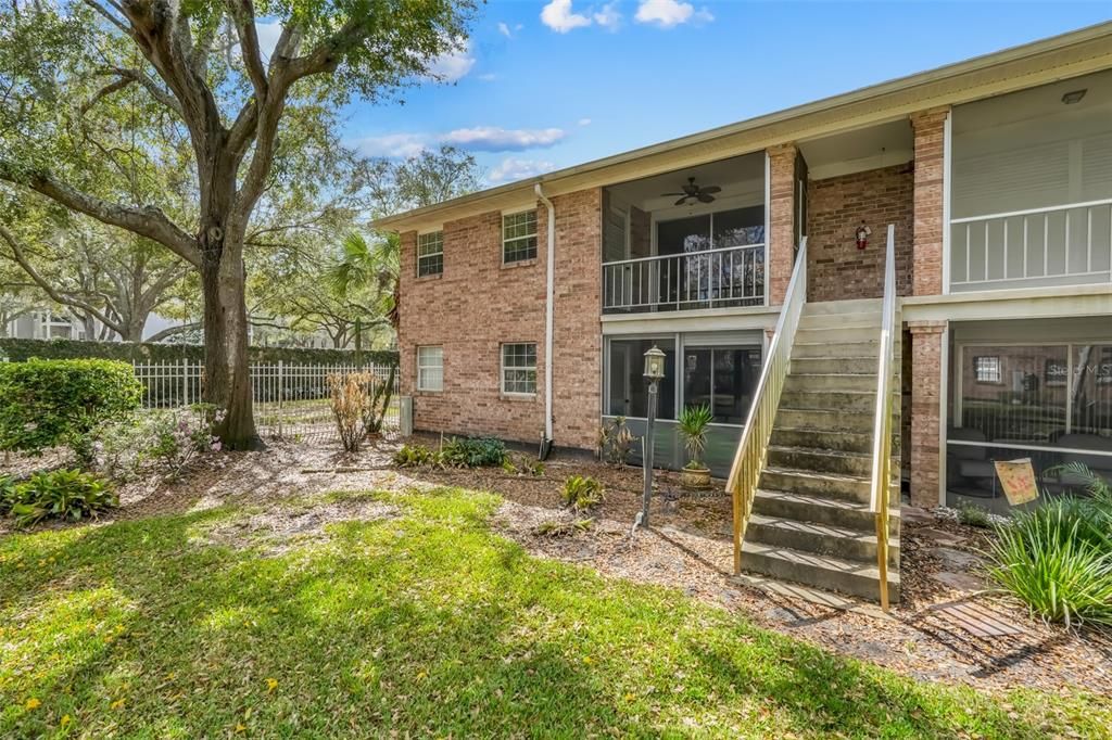 For Rent: $2,200 (2 beds, 2 baths, 1400 Square Feet)