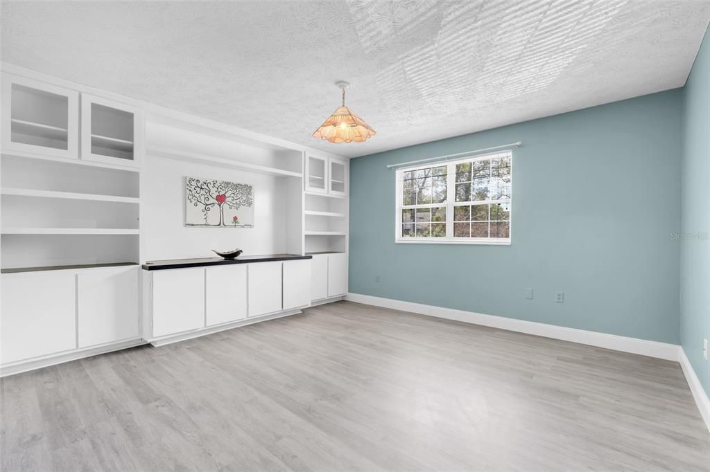 For Rent: $2,200 (2 beds, 2 baths, 1400 Square Feet)