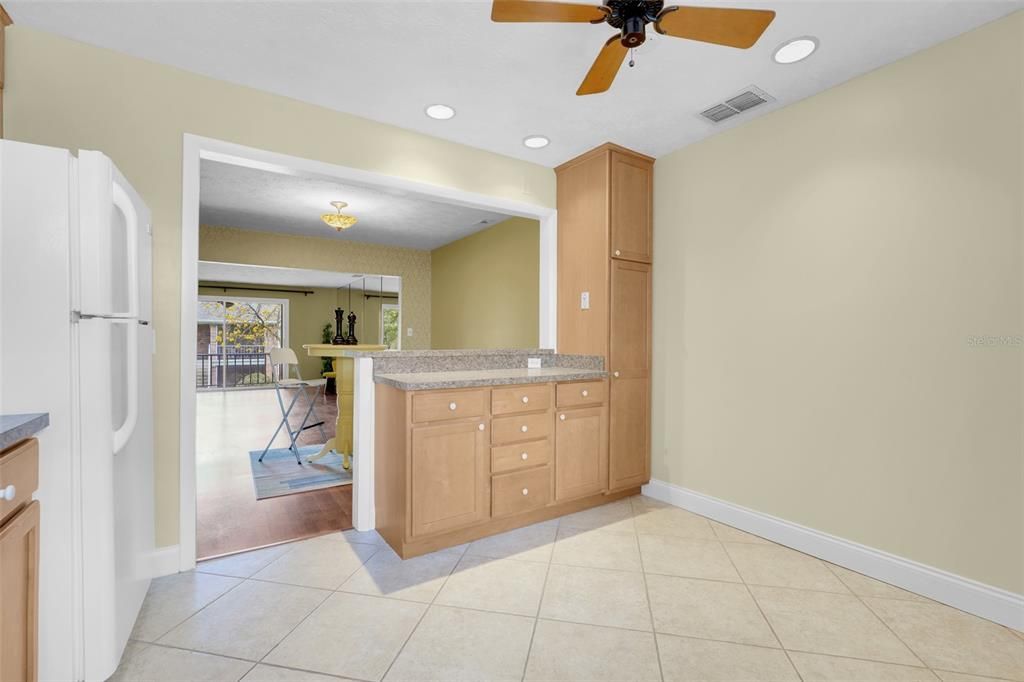 For Rent: $2,200 (2 beds, 2 baths, 1400 Square Feet)