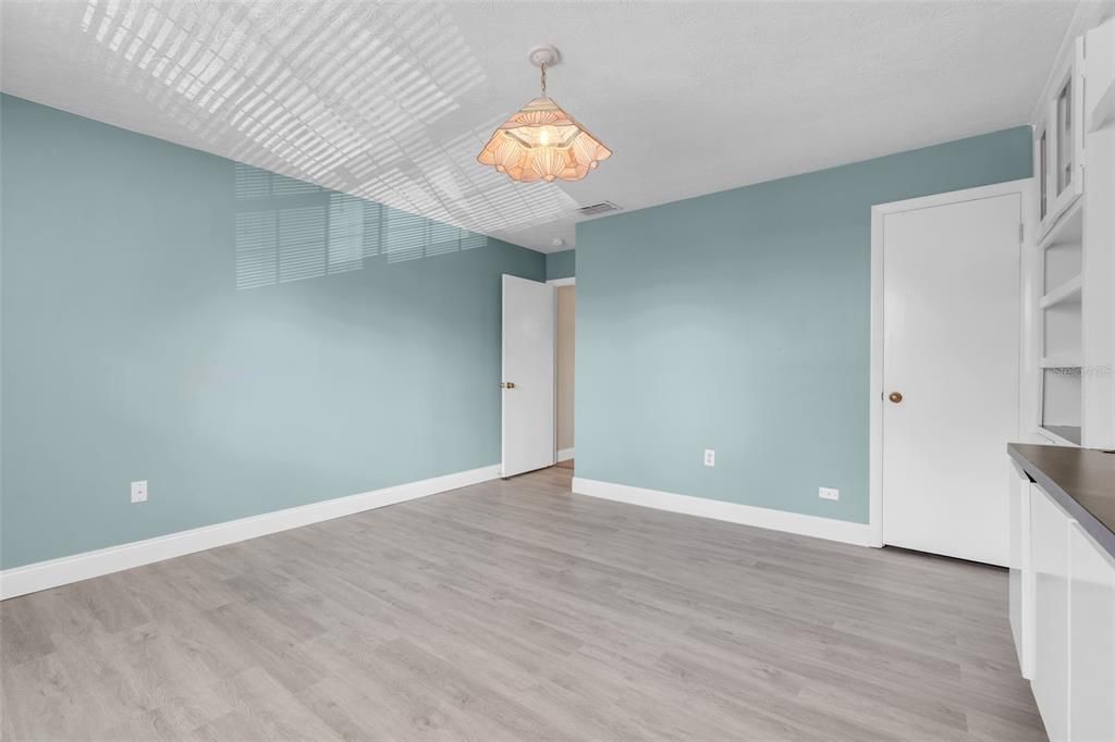 For Rent: $2,200 (2 beds, 2 baths, 1400 Square Feet)