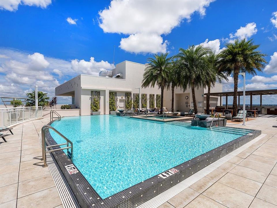 En Venta: $3,495,000 (3 camas, 3 baños, 3630 Pies cuadrados)