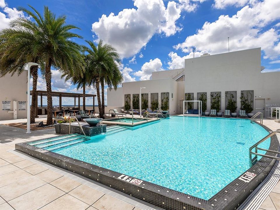 En Venta: $3,495,000 (3 camas, 3 baños, 3630 Pies cuadrados)
