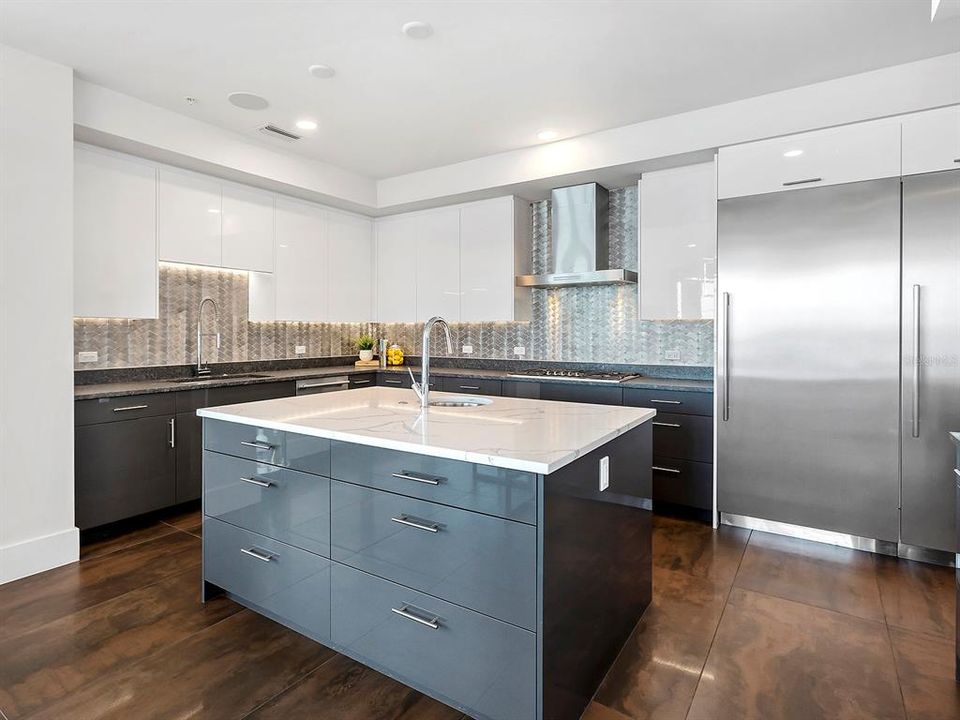 En Venta: $3,495,000 (3 camas, 3 baños, 3630 Pies cuadrados)