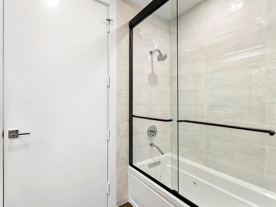 En Venta: $3,495,000 (3 camas, 3 baños, 3630 Pies cuadrados)