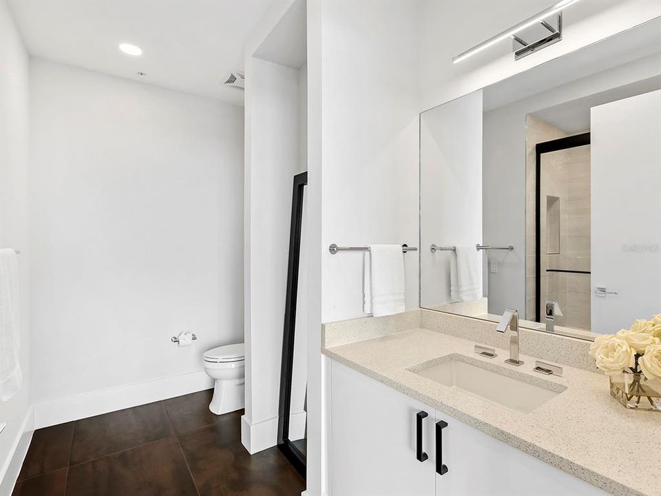 En Venta: $3,495,000 (3 camas, 3 baños, 3630 Pies cuadrados)